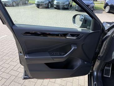 Volkswagen T-Roc 1.5 ETSI — photo 14