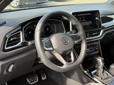 Volkswagen T-Roc 1.5 ETSI — photo 16