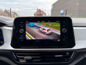 Volkswagen T-Roc 1.5 TSI — photo 21