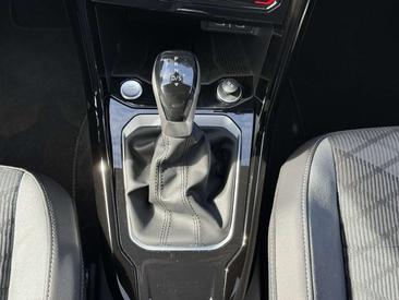 Volkswagen T-Roc 1.5 ETSI — photo 36