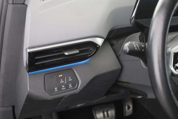 Volkswagen ID.4 Pro — photo 19