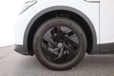 Volkswagen ID.4 Pro — photo 29
