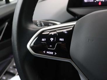 Volkswagen ID.4 Pro — photo 17