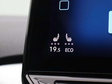 Volkswagen ID.4 Pro — photo 28
