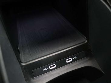 Volkswagen ID.4 Pro — photo 31