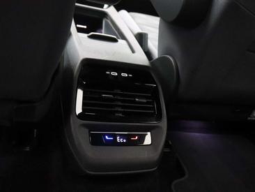 Volkswagen ID.4 Pro — photo 36