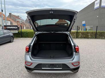 Volkswagen T-Roc 1.5 TSI — photo 11