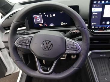 Volkswagen T-Roc R-Line — photo 8
