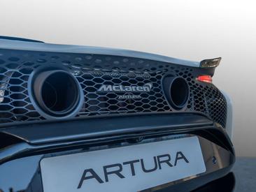 McLaren Artura — photo 16