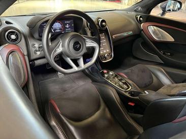 McLaren GT — photo 13