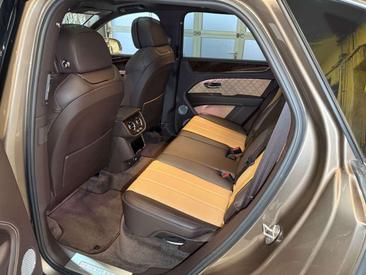 Bentley Bentayga V8 — photo 14
