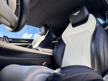 Bentley Continental GTC Cabriolet V8 — photo 26