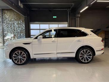 Bentley Bentayga V8 — photo 4
