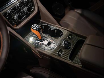 Bentley Bentayga V8 — photo 30