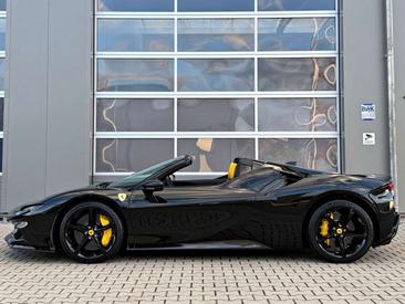 Ferrari SF90 Spider — photo 5