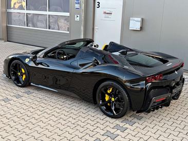 Ferrari SF90 Spider — photo 6