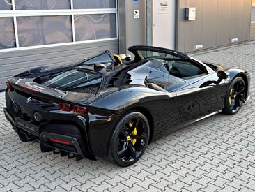 Ferrari SF90 Spider — photo 10