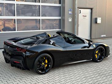 Ferrari SF90 Spider — photo 11