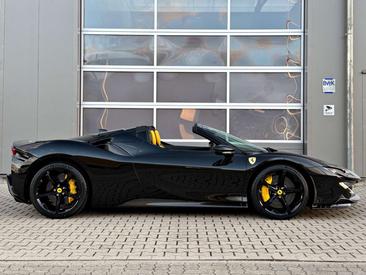 Ferrari SF90 Spider — photo 13