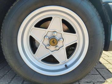 Ferrari 400 400i — photo 13