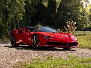 Ferrari SF90 Spider — photo 3