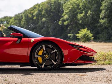 Ferrari SF90 Spider — photo 4