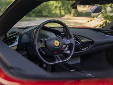 Ferrari SF90 Spider — photo 7