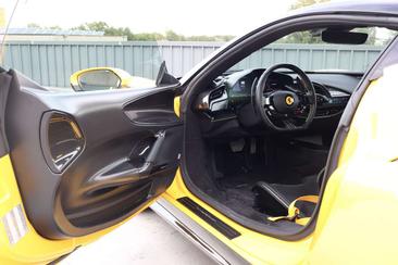 Ferrari SF90 Stradale — photo 18