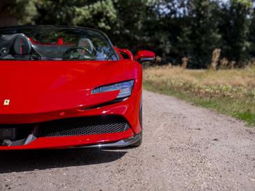 Ferrari SF90 Spider — photo 13