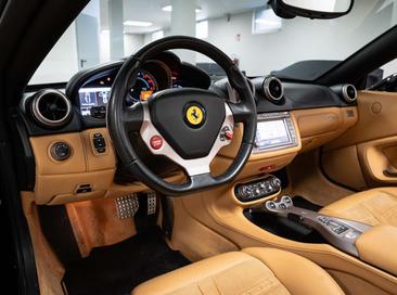 Ferrari California — photo 5