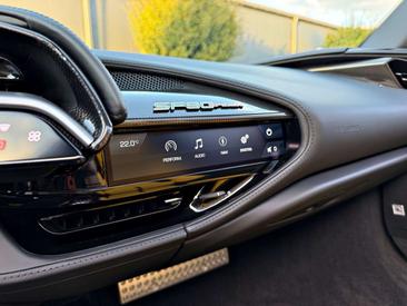 Ferrari SF90 Spider — photo 28