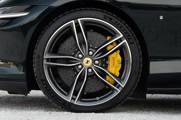 Ferrari Roma Spider — photo 16