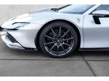 Ferrari SF90 Stradale — photo 9