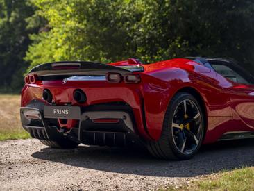 Ferrari SF90 Spider — photo 17