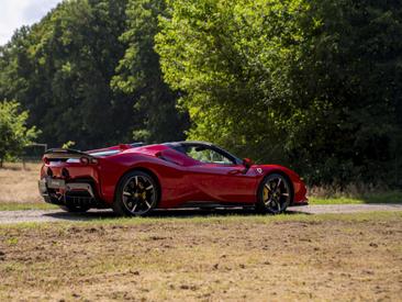 Ferrari SF90 Spider — photo 18
