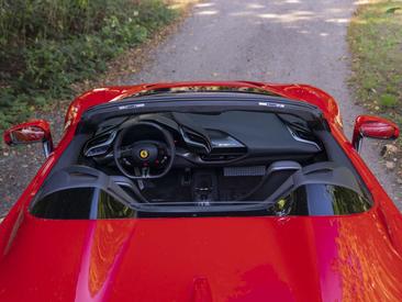 Ferrari SF90 Spider — photo 22
