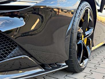 Ferrari SF90 Spider — photo 39
