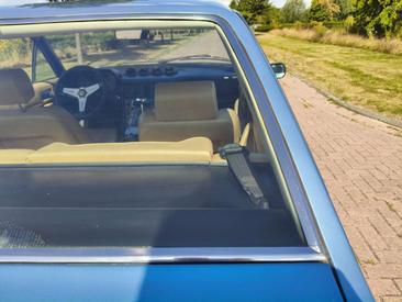 Ferrari 400 400i — photo 40