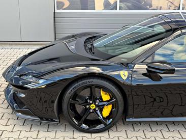 Ferrari SF90 Spider — photo 42