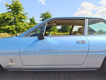 Ferrari 400 400i — photo 45