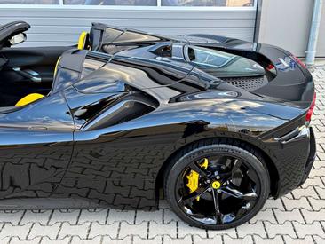 Ferrari SF90 Spider — photo 45