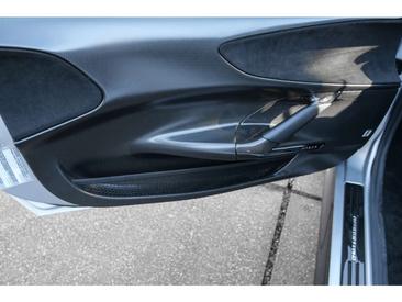 Ferrari SF90 Stradale — photo 33