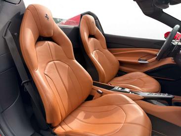 Ferrari F8 Spider — photo 13