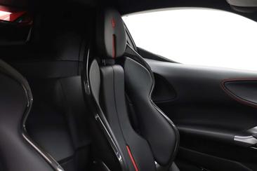 Ferrari SF90 Stradale — photo 30