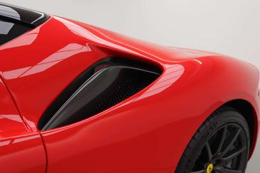 Ferrari SF90 Stradale — photo 38