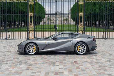 Ferrari 812 Superfast — photo 2