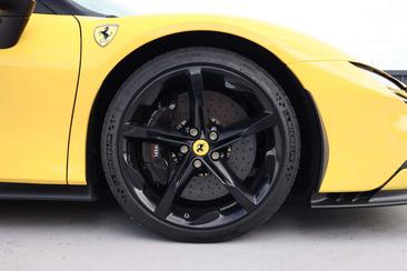 Ferrari SF90 Spider — photo 6