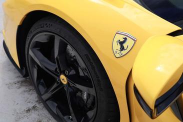 Ferrari SF90 Spider — photo 11