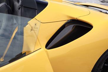 Ferrari SF90 Spider — photo 13