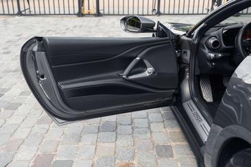 Ferrari 812 Superfast — photo 11
